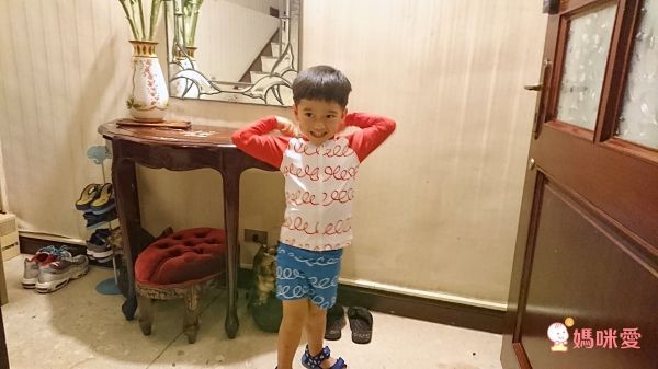 日本設計 D BY DADWAY 高品質兒童防曬泳衣