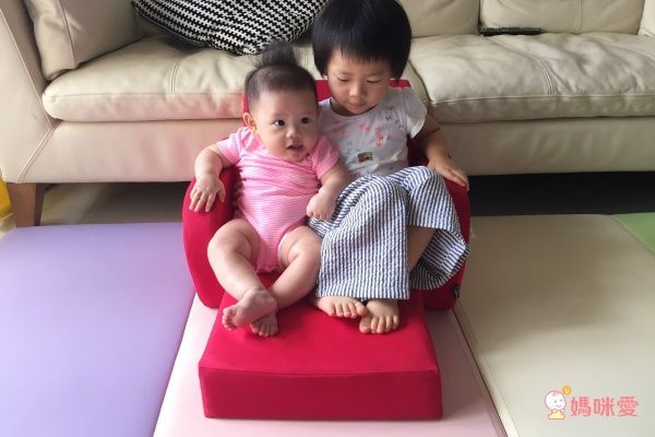 義大利Chicco Twist多功能寶貝成長小沙發、Pocket snack攜帶式輕巧餐椅