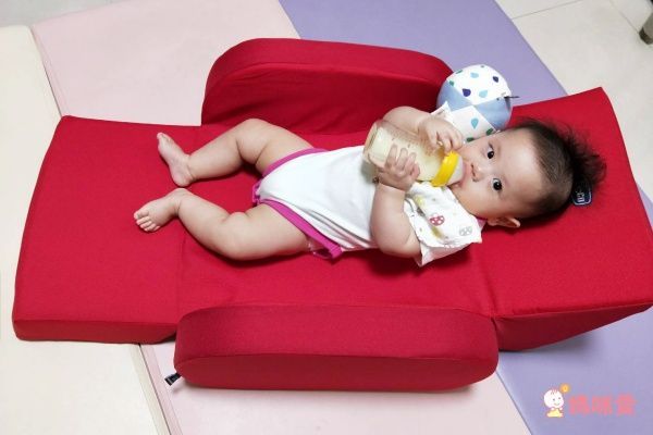 義大利Chicco Twist多功能寶貝成長小沙發、Pocket snack攜帶式輕巧餐椅