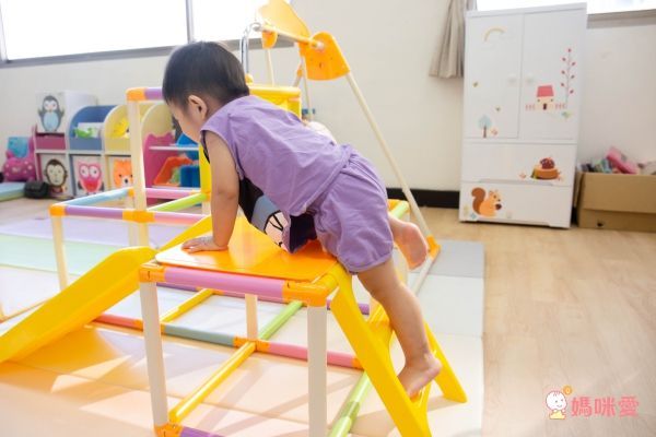 NONAKA WORLD - 【降價65折優惠】可收納滑梯鞦韆組