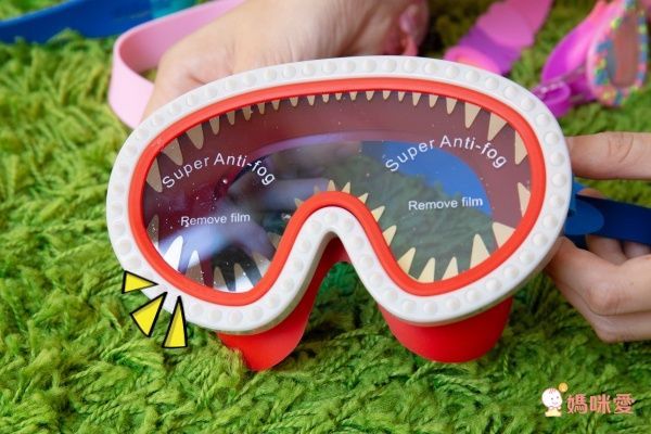 美國 Bling2o 兒童造型泳鏡，抗UV、防起霧，超酷炫登場