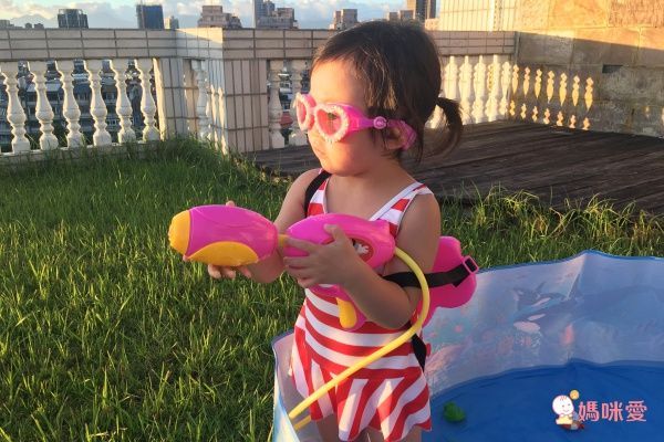 美國 Bling2o 兒童造型泳鏡，抗UV、防起霧，超酷炫登場