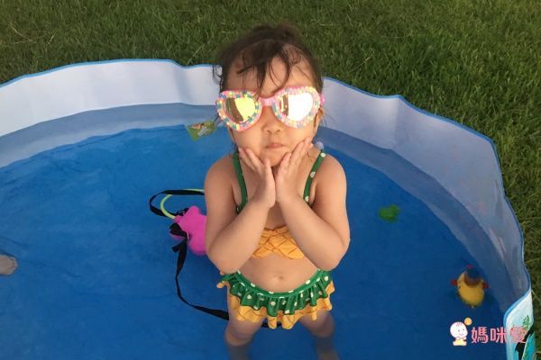 美國 Bling2o 兒童造型泳鏡，抗UV、防起霧，超酷炫登場