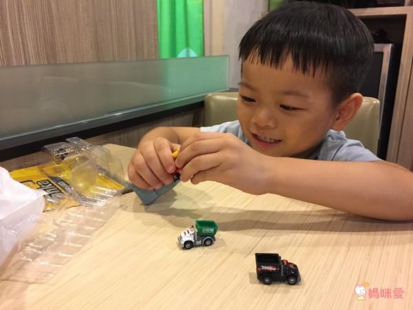 團購價 75 折起【美國 TONKA】巨型車／聲光車