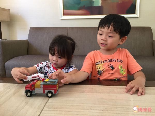 團購價 75 折起【美國 TONKA】巨型車／聲光車