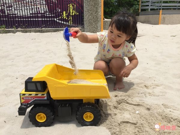 團購價 75 折起【美國 TONKA】巨型車／聲光車