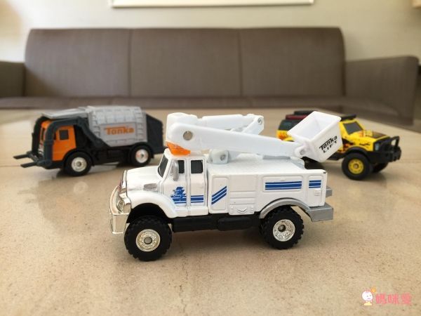 團購價 75 折起【美國 TONKA】巨型車／聲光車