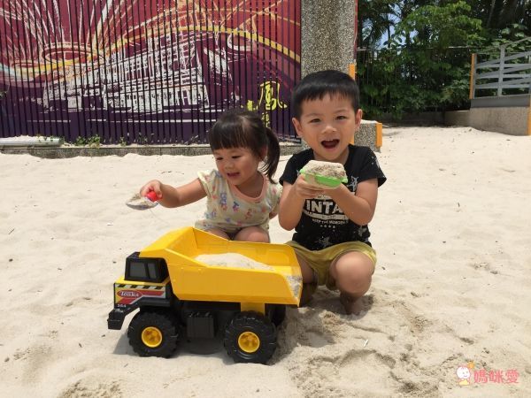 團購價 75 折起【美國 TONKA】巨型車／聲光車