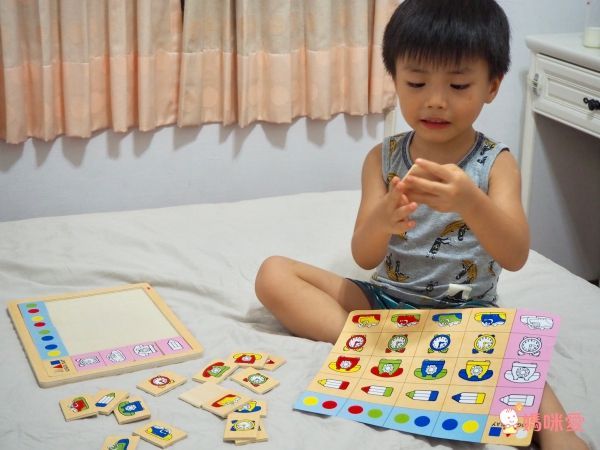 西班牙Akros - 蒙特梭利邏輯遊戲板(每套4組遊戲板)