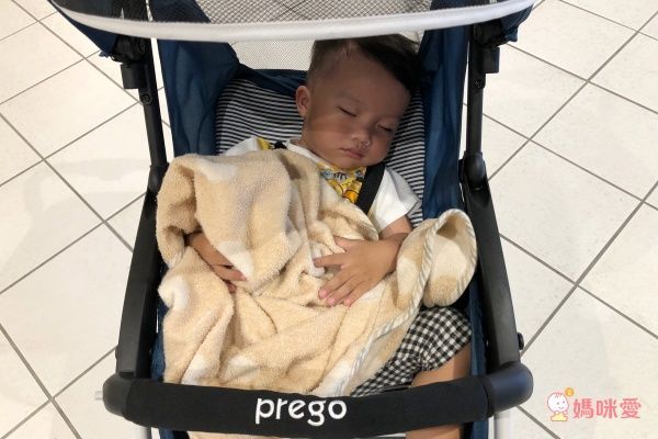 新加坡 prego Feather Lite 3.7kgs 秒收超輕量嬰幼兒手推車