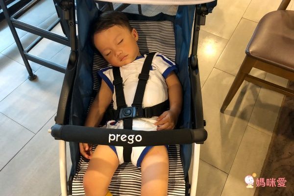 新加坡 prego Feather Lite 3.7kgs 秒收超輕量嬰幼兒手推車
