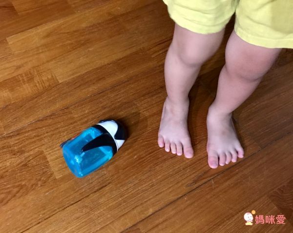 荷蘭 Umee 優酷企鵝雙握把吸管水杯