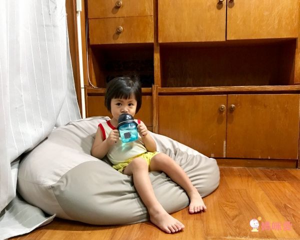 荷蘭 Umee 優酷企鵝雙握把吸管水杯