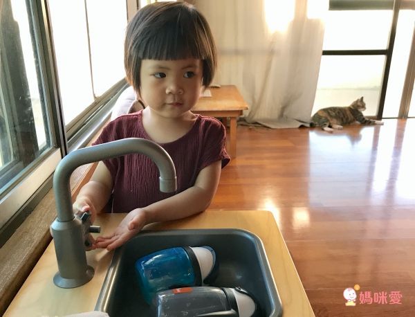 荷蘭 Umee 優酷企鵝雙握把吸管水杯