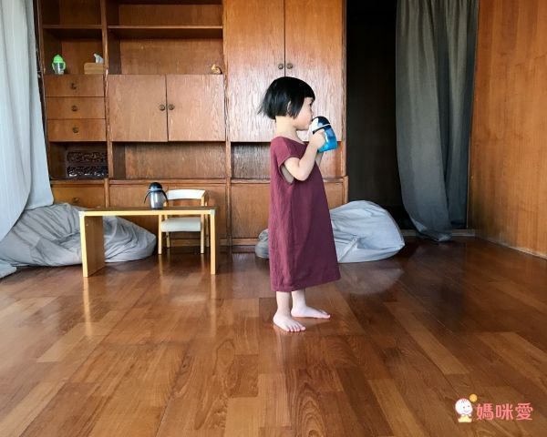 荷蘭 Umee 優酷企鵝雙握把吸管水杯