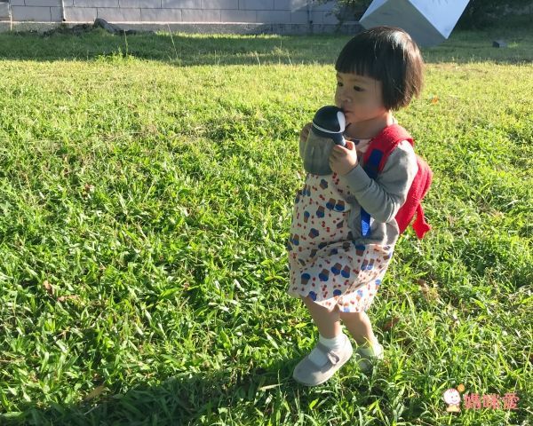 荷蘭 Umee 優酷企鵝雙握把吸管水杯