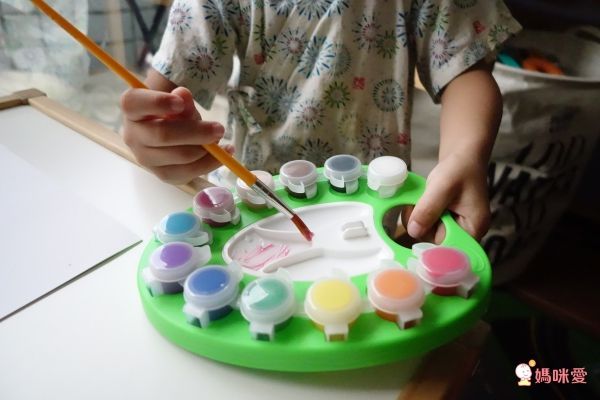 媽咪愛獨家首賣！美國【Crayola 繪兒樂】開學繪畫套組 ❤ 直接包超澎湃！