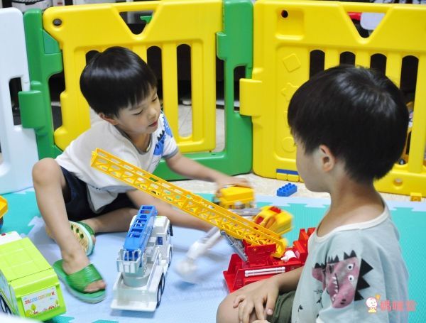 Slider 滑來滑趣 - 聲光磨輪工程車-消防雲梯車