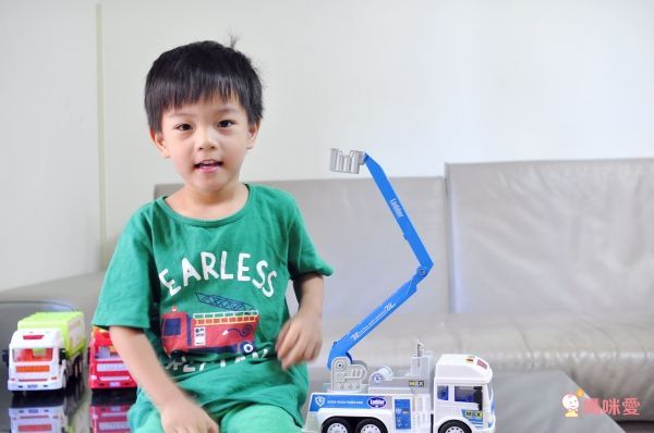 Slider 滑來滑趣 - 聲光磨輪工程車-高空作業車