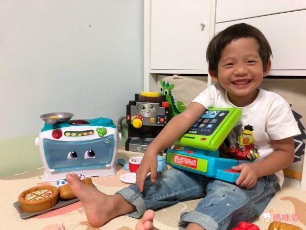 英語啟蒙家家酒【美國 LeapFrog】擬真吸塵器玩具