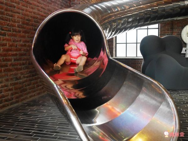 台中紅點文旅★27公尺的最潮溜滑梯就在飯店裡 ♪