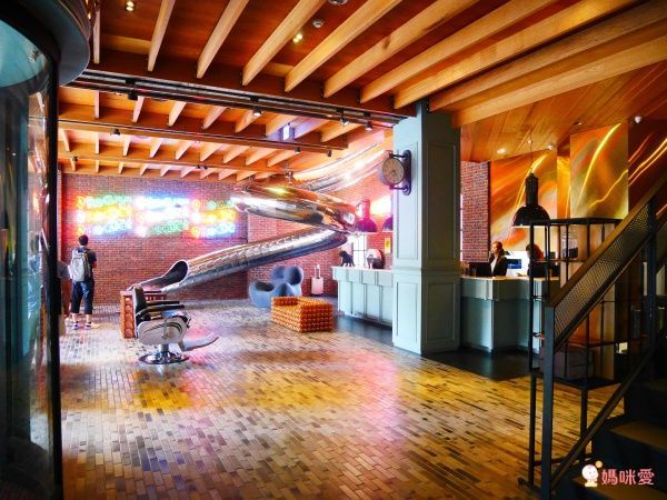 台中紅點文旅★27公尺的最潮溜滑梯就在飯店裡 ♪