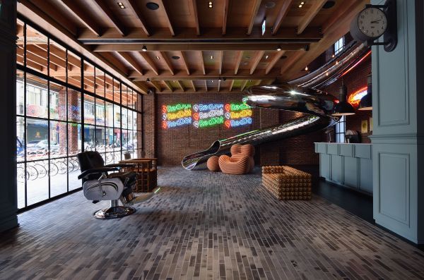 台中紅點文旅★27公尺的最潮溜滑梯就在飯店裡 ♪