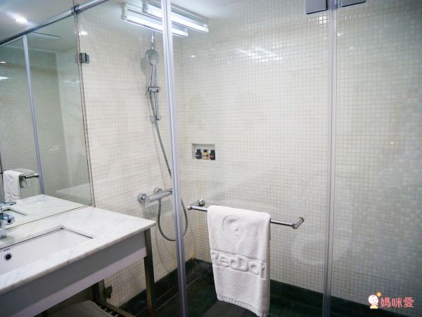 台中紅點文旅★27公尺的最潮溜滑梯就在飯店裡 ♪