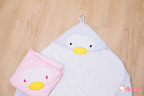  PUKU 藍色企鵝 Whale 鯨魚摺疊浴盆