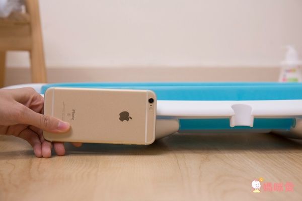  PUKU 藍色企鵝 Whale 鯨魚摺疊浴盆