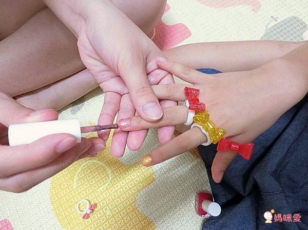 韓國 Peach and - 兒童安全水溶性蝴蝶結指甲油(附戒指)-11貝兒美女黃-10ml