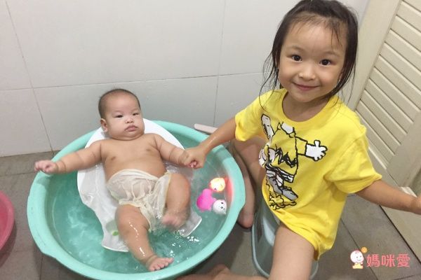 義大利 Chicco BabyCoccola 寶寶可樂椅