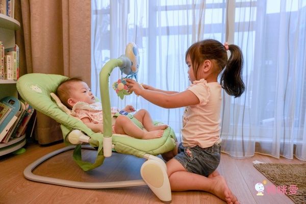 CHICCO Ballon 安撫搖椅