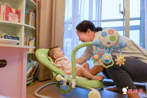 CHICCO Ballon 安撫搖椅