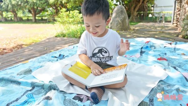 全球知名童書大師艾瑞卡爾Eric Carle ★英文認知硬頁書★ 一歲就能入手～給幼兒最棒的英文學習禮物！