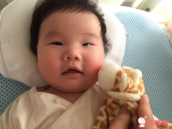 西班牙 mimos 3D 嬰兒頭型枕，睡出完美頭型！