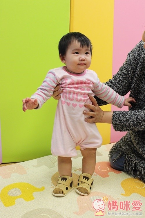 日本亞瑟士 ASICS SUKU2 兒童學步鞋