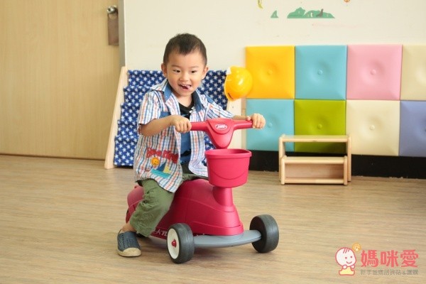 美國【Radio Flyer】滑板車/4 in 1三輪推車/平衡車