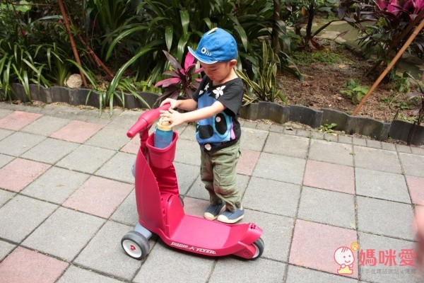 美國【Radio Flyer】滑板車/4 in 1三輪推車/平衡車