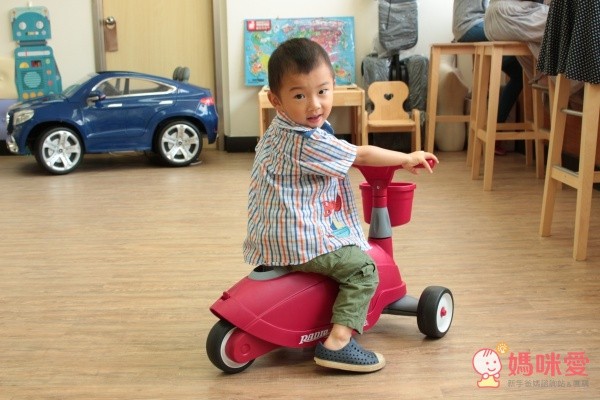 美國【Radio Flyer】滑板車/4 in 1三輪推車/平衡車