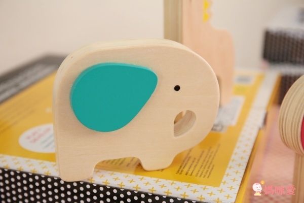 美國 Petit Collage 磁鐵盒／貼紙書 ✫ 繽紛童話風首選