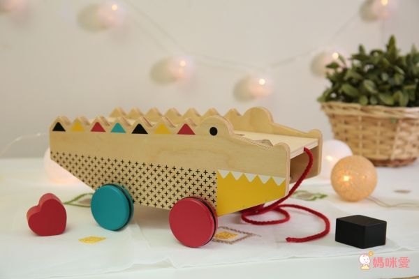 美國 Petit Collage 磁鐵盒／貼紙書 ✫ 繽紛童話風首選