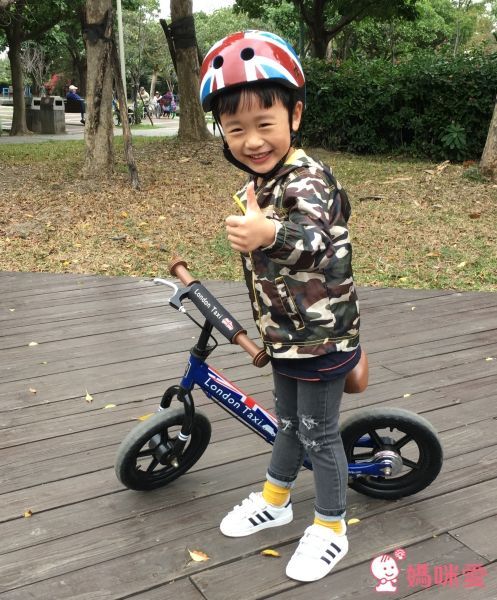 London Taxi KickBike 幼兒滑步平衡車 實拍