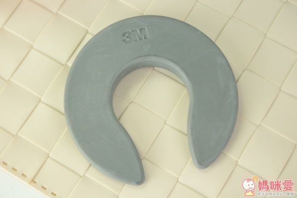 ★ 兒童安全門底型門檔 / 防夾器