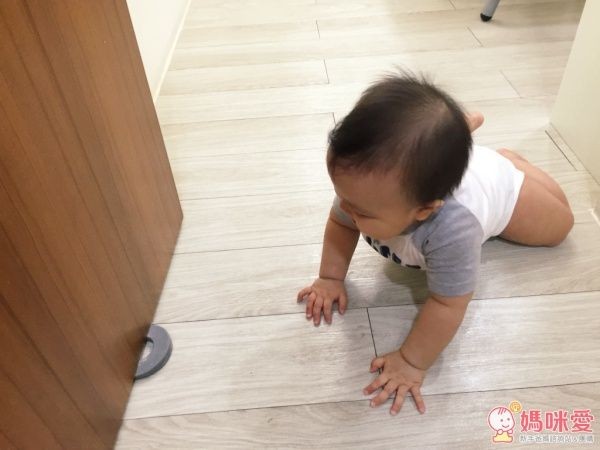 ★ 兒童安全門底型門檔 / 防夾器