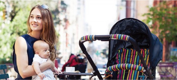 美國品牌「Choopie」旗下的 CityGrips 推車手把套和 CityStroll 推車置物袋，包了手把套不但好握又方便清洗，而推車置物袋則是可以分類收納許多雜物唷！