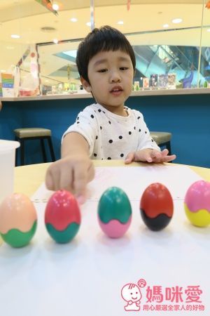 ✍Primomo普麗貓趣味蠟筆(附橡皮擦)：蛋殼型