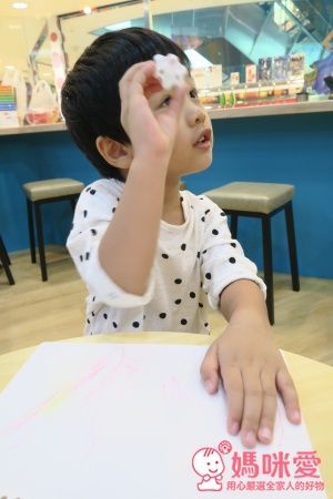 ✍Primomo普麗貓趣味蠟筆(附橡皮擦)：蛋殼型