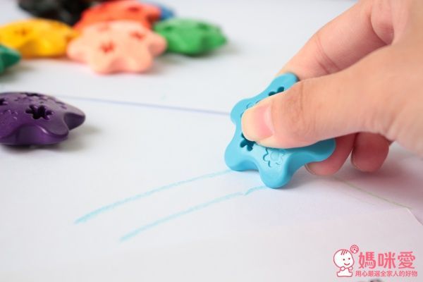 ✍Primomo普麗貓趣味蠟筆(附橡皮擦)：花瓣型