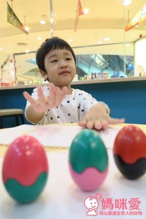 ✍Primomo普麗貓趣味蠟筆(附橡皮擦)：蛋殼型